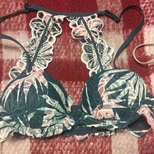 Brand new..never worn! Size 32a